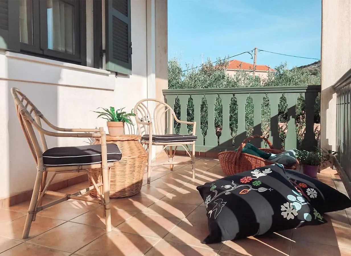 Agrilia Maison Razáta 아파트